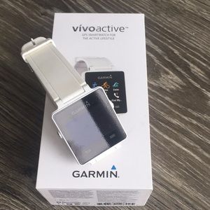 Garmin Vivoactive with white band